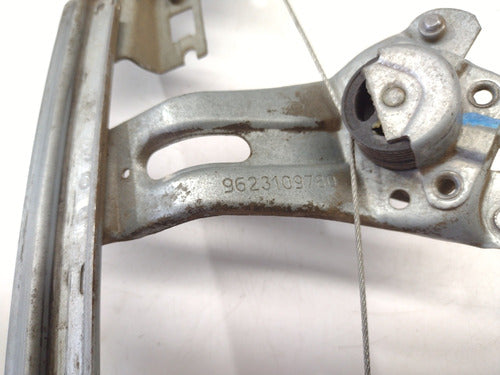 Máquina De Vidro Trás/esq Peugeot 206 2002/06 Original