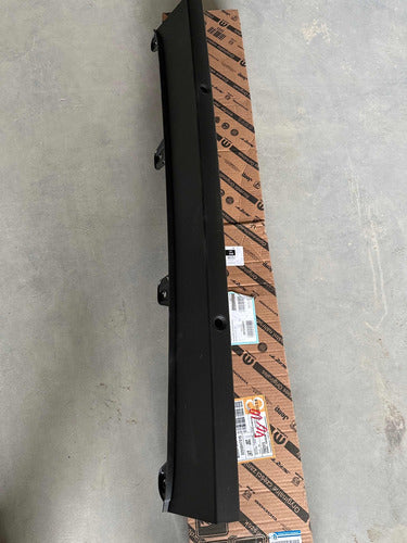 Moldura Parachoque Traseiro Strada 2021 2022 Com Furo Sensor