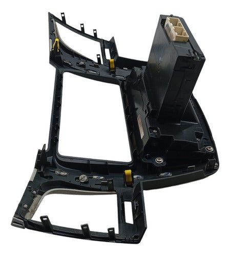 Moldura Central Radio Toyota Hilux 554120k100 Com  Detalhe