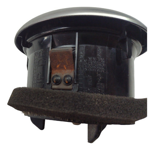 Difusor De Ar Condicionado Esquerdo Nissan Livina 68761cj100