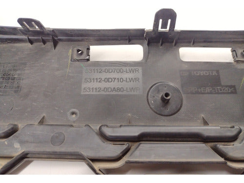 Grade Parachoque Toyota Yaris 18 A 20 53112-0d700 Original.