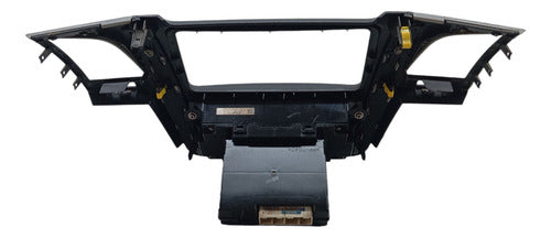 Moldura Central Radio Toyota Hilux 554120k100 Com  Detalhe
