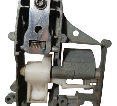 Suporte Maçaneta Externa Dianteira Direita Citroen C4 08a13