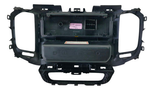 Moldura Frontal Central Do Painel Radio Fiat Toro 100229579