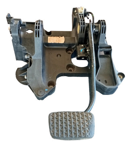 Pedal De Freio E Acelerador Chevrolet Prisma Onix Detalhe