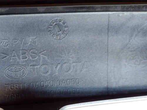 Friso Capô Traseiro Toyota Corolla Cross Com Detalhe 21 A 23