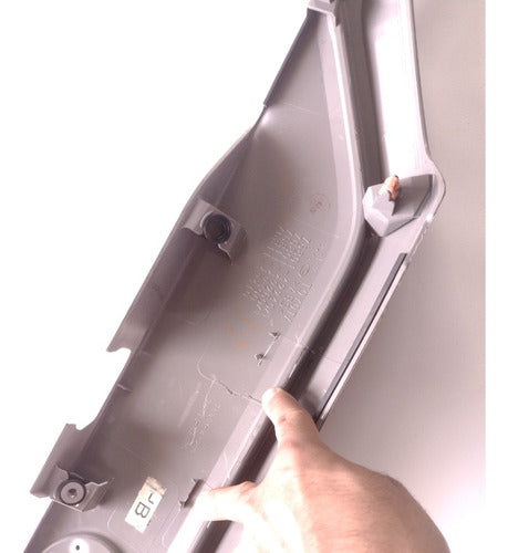 Friso Porta Malas Toyota Rav4 2019 2020 2021 Com Avaria