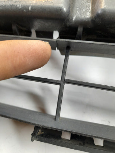Grade Reforço Parachoque Dianteiro Sandero 09/13 C/detalhe