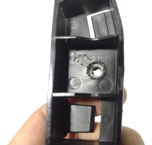Guia Parachoque Dianteiro Direito Renault Sandero 2008 A 14