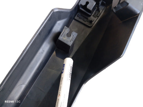 Spoiler Lateral Lado Direito Chevrolet Tracker Com Detalhe