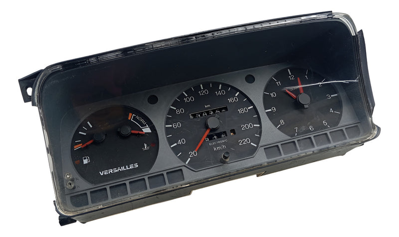 Painel De Instrumentos Ford Royale Versailles Com Detalhe