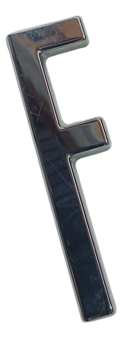 Letra F Emblema Da Grade Fiat Strada 2020 A 2022 Original