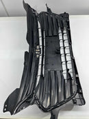 Grade Dianteira Do Radiador Onix Plus Orig. 26212166 Detalhe