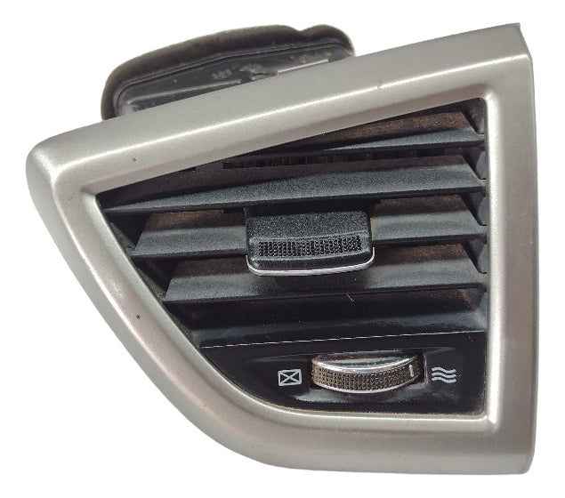 Difusor De Ar Lateral Direito Hyundai Veloster 2011 A 2014